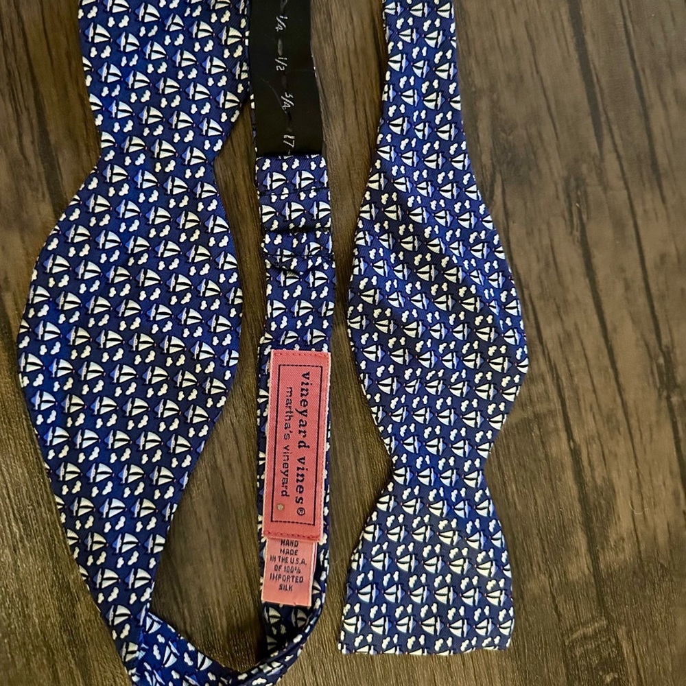 Vineyard Vines Bow Tie